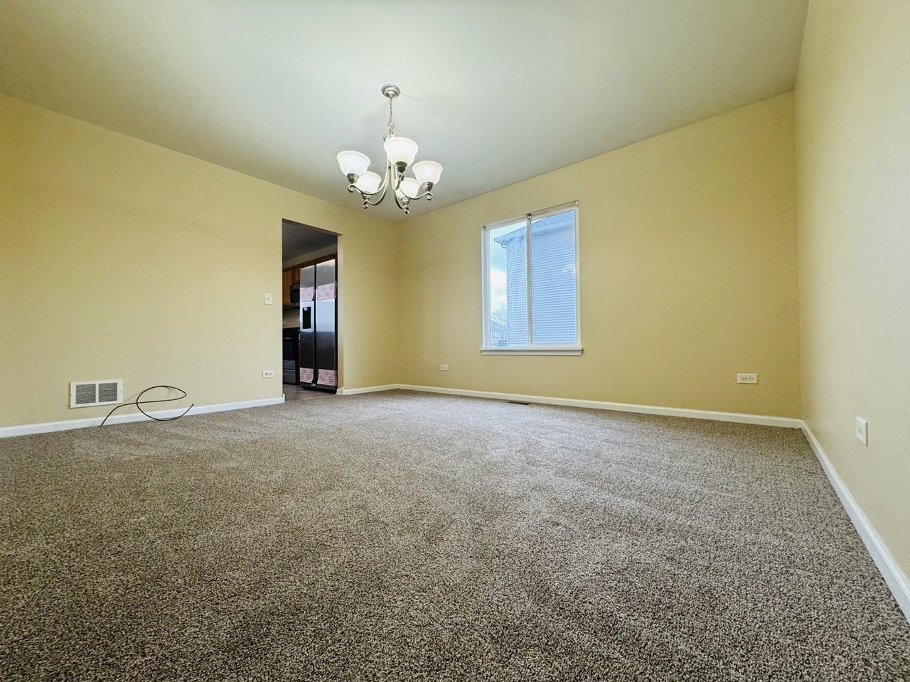 408 Clifton Ln - Photo 5 of 17