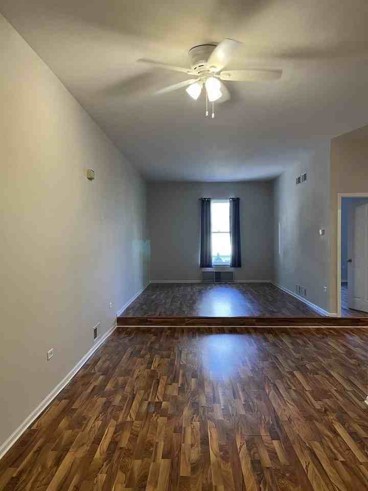 903 Main St #1 - Photo 3 of 11