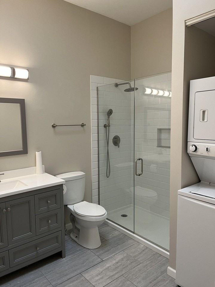 903 Main St #1 - Photo 7 of 11