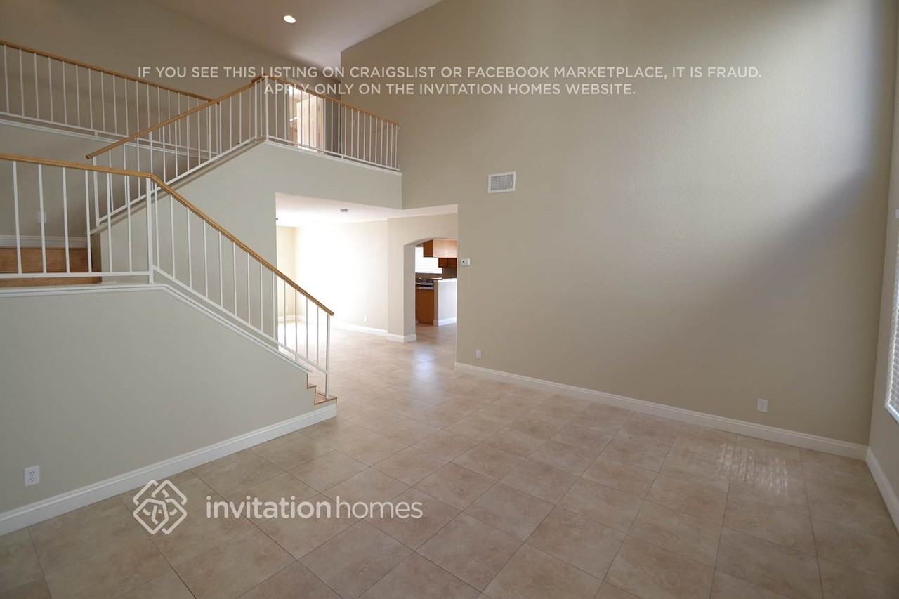 9348 Deer Lodge Ln - Photo 4 of 12