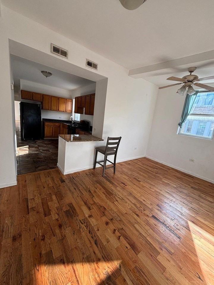 3728 W Division St Unit 2w #2W - Photo 4 of 9