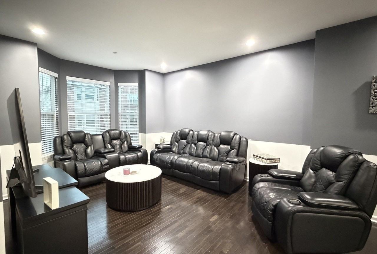 2911 Henley Ln #2911 - Photo 3 of 23