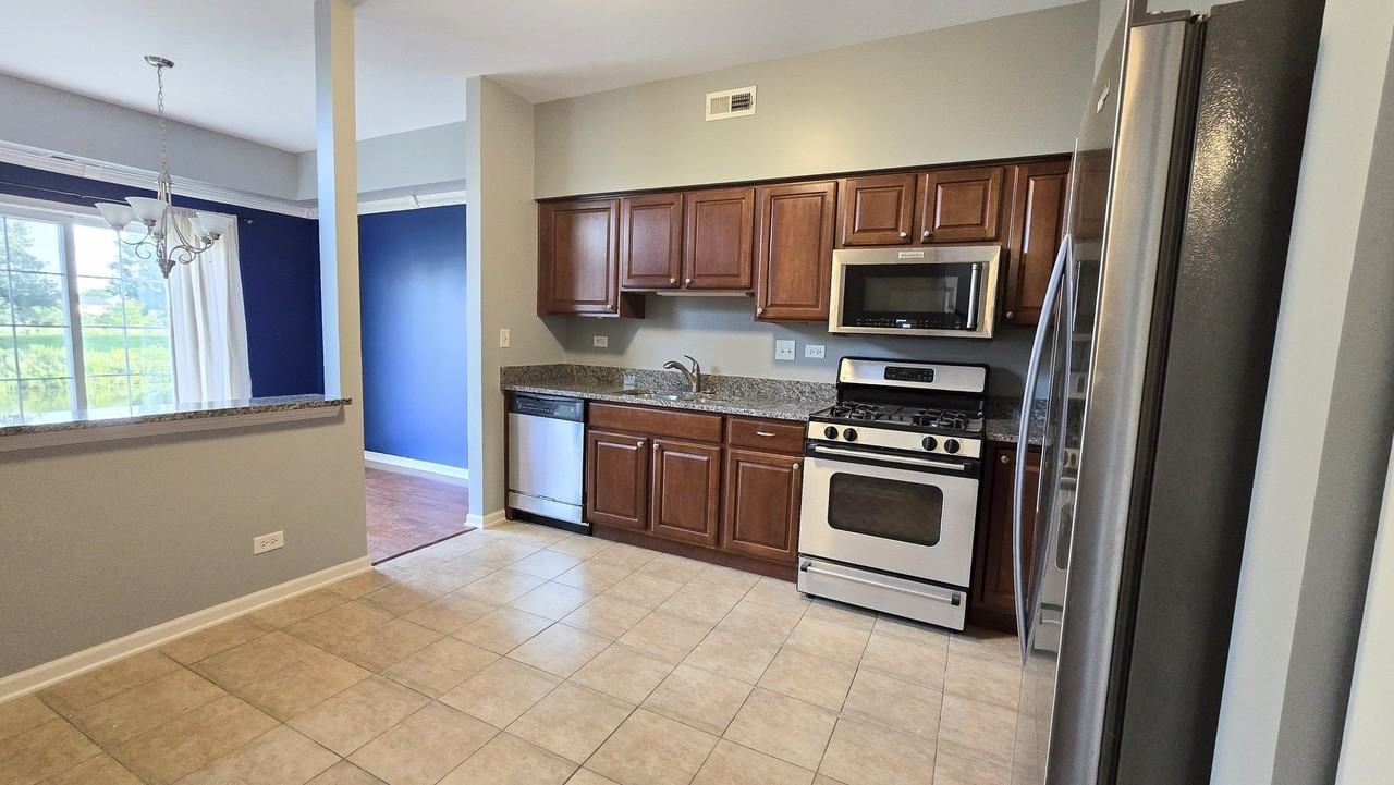 2366 Georgetown Cir Unit 2366 #2366 - Photo 7 of 22