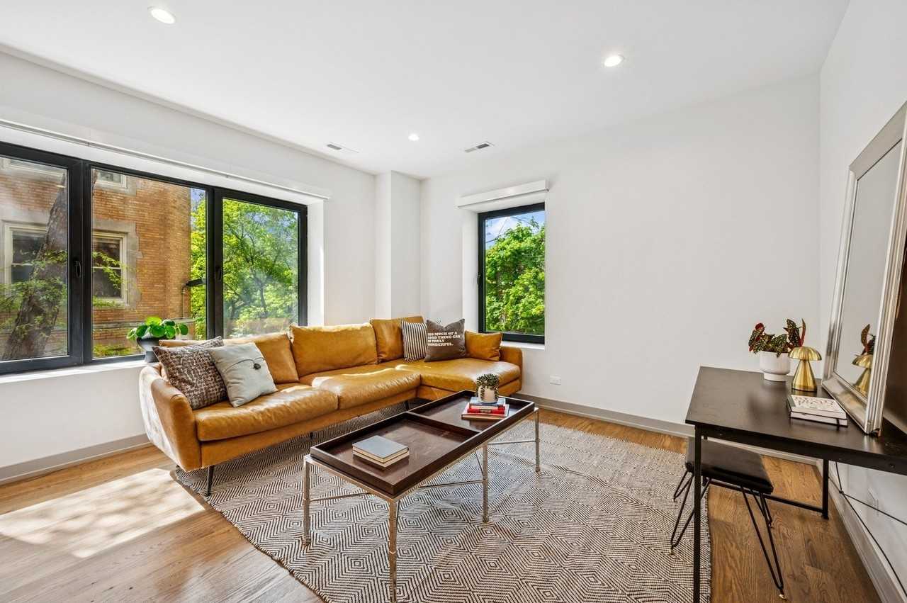 1341 W Estes Ave Apt 3a #3A - Photo 6 of 17