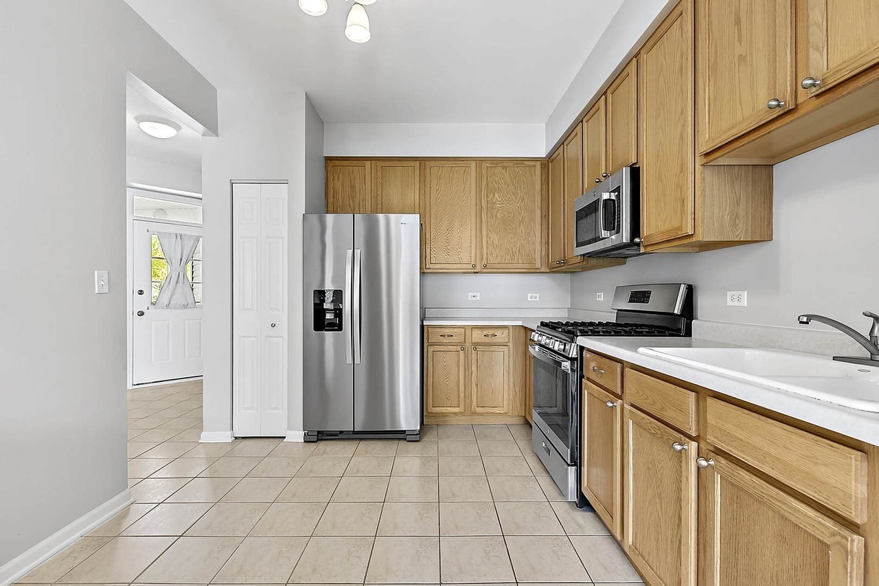 2804 White Thorn Cir Unit 2804 #2804 - Photo 4 of 15