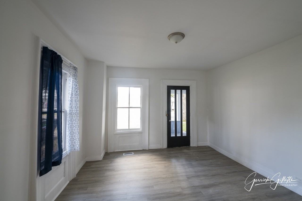 213 N Main St - Photo 3 of 24