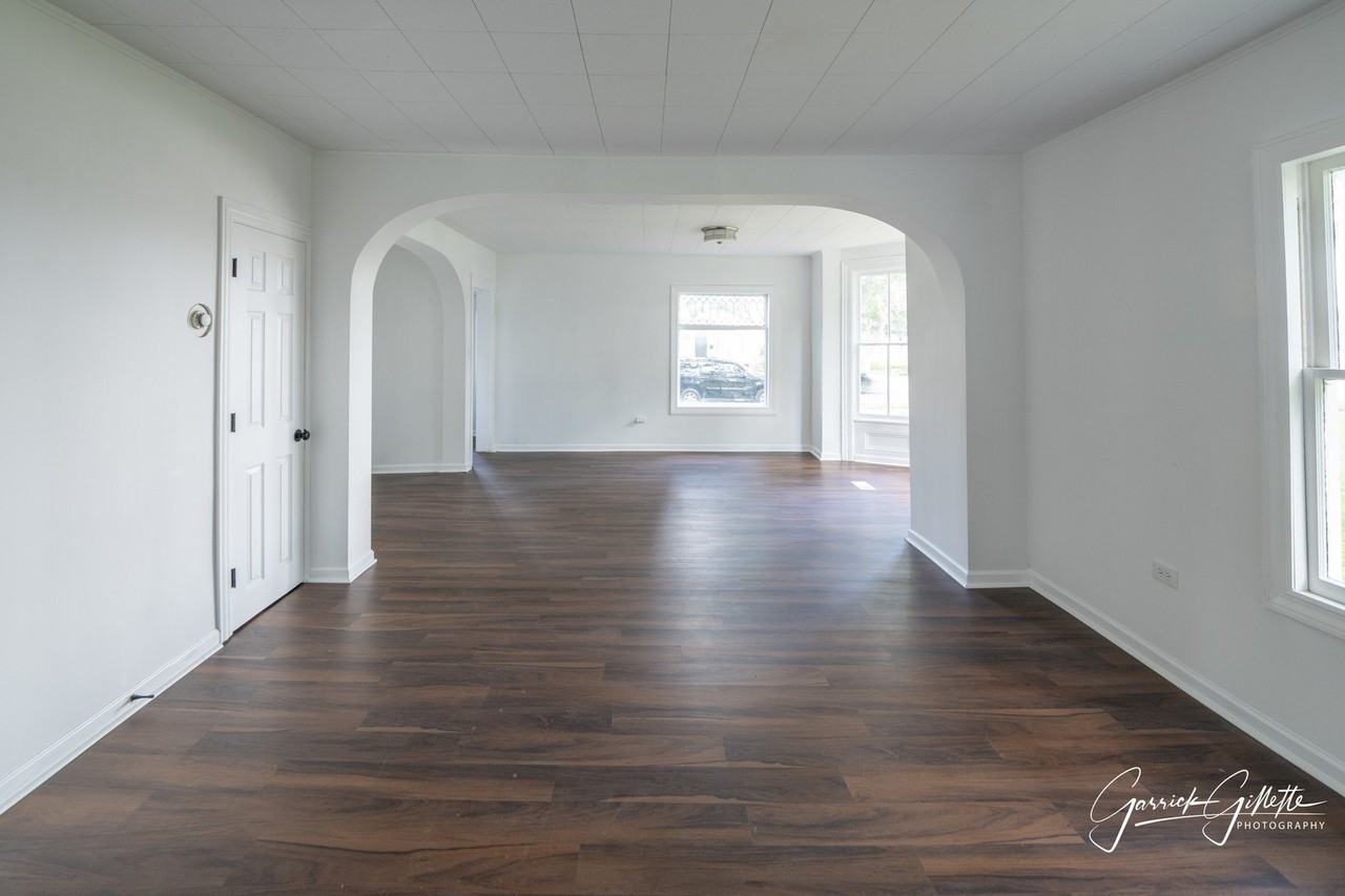 213 N Main St - Photo 4 of 24