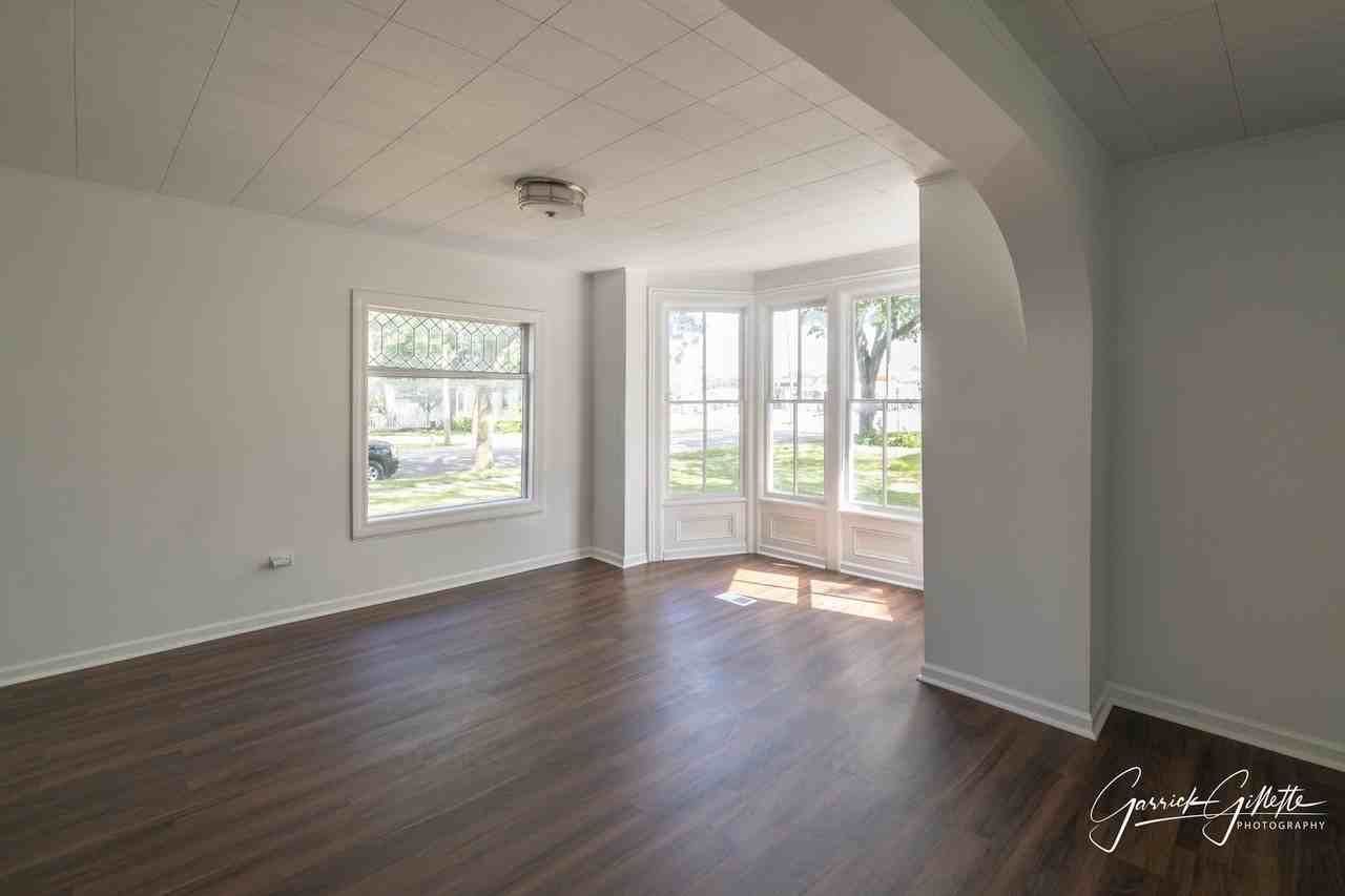 213 N Main St - Photo 6 of 24