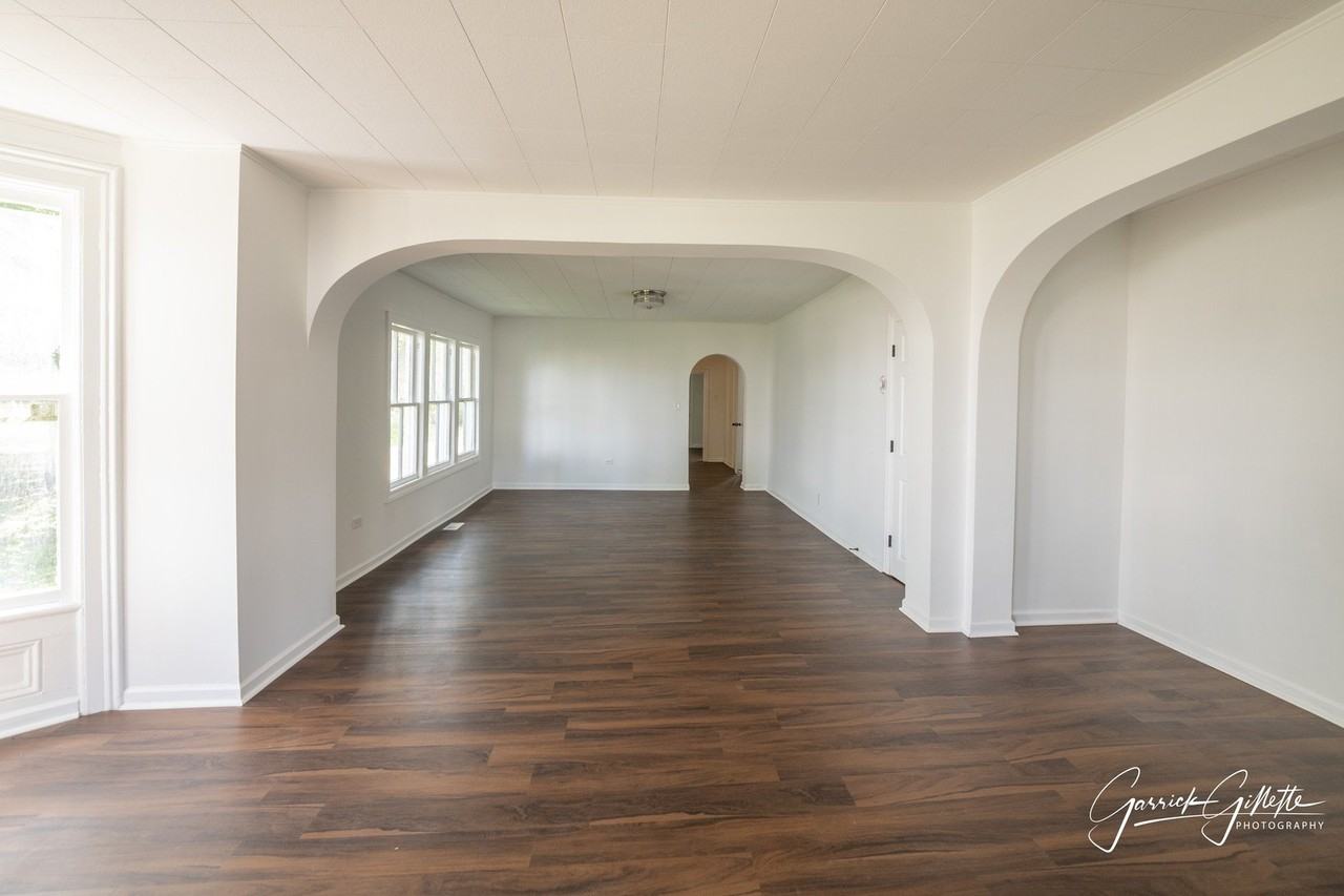 213 N Main St - Photo 7 of 24