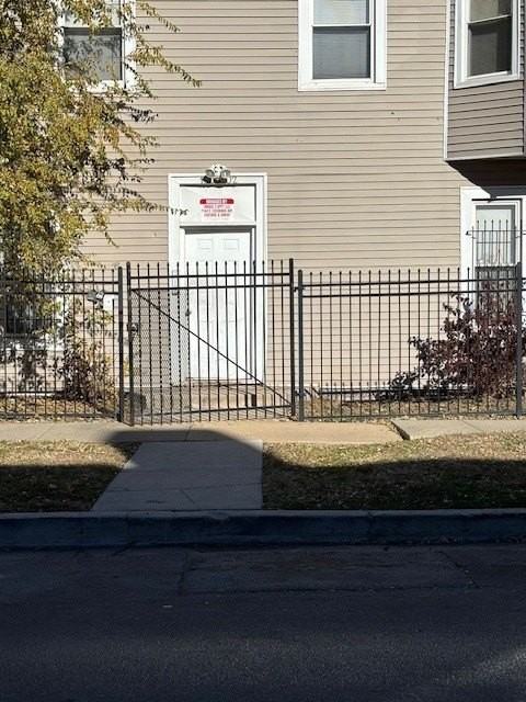 1500 E 73rd Pl Apt 3 #3 - Photo 2 of 13