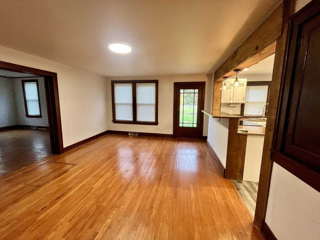 41W654 Main Street Rd - Photo 7 of 18