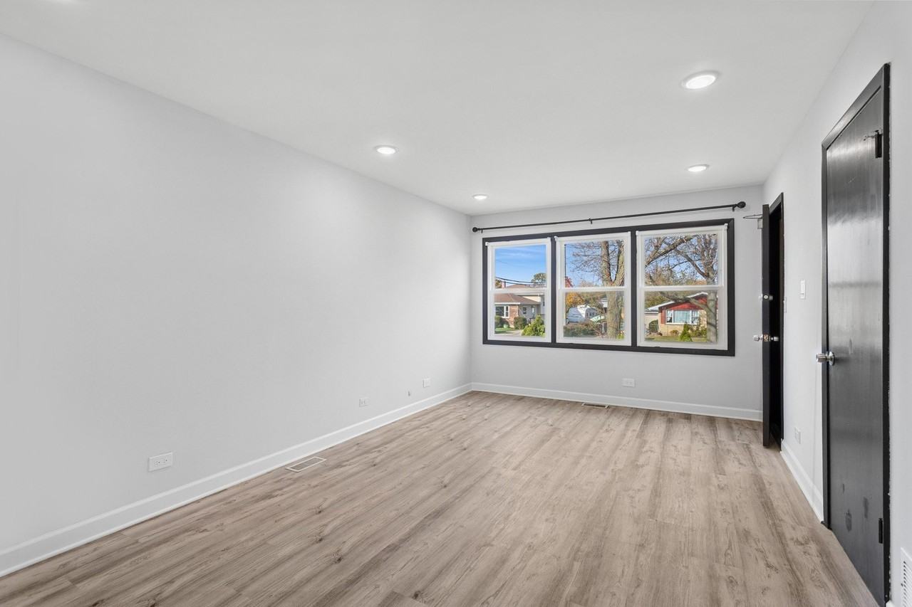 55 W Ann St Unit B #B - Photo 4 of 20