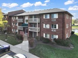 featured image of 900 N Lakeside Dr Apt 1a #1A