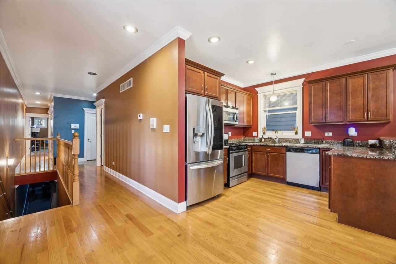 641 E 50th St Unit 1 #1 - Photo 4 of 15