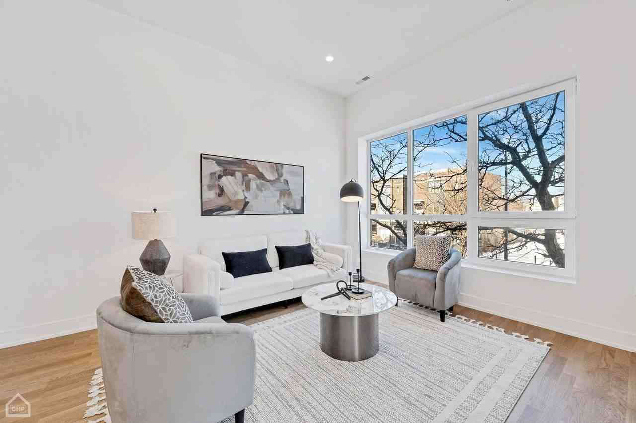 2127 W Madison St Apt 409 #409 - Photo 2 of 15