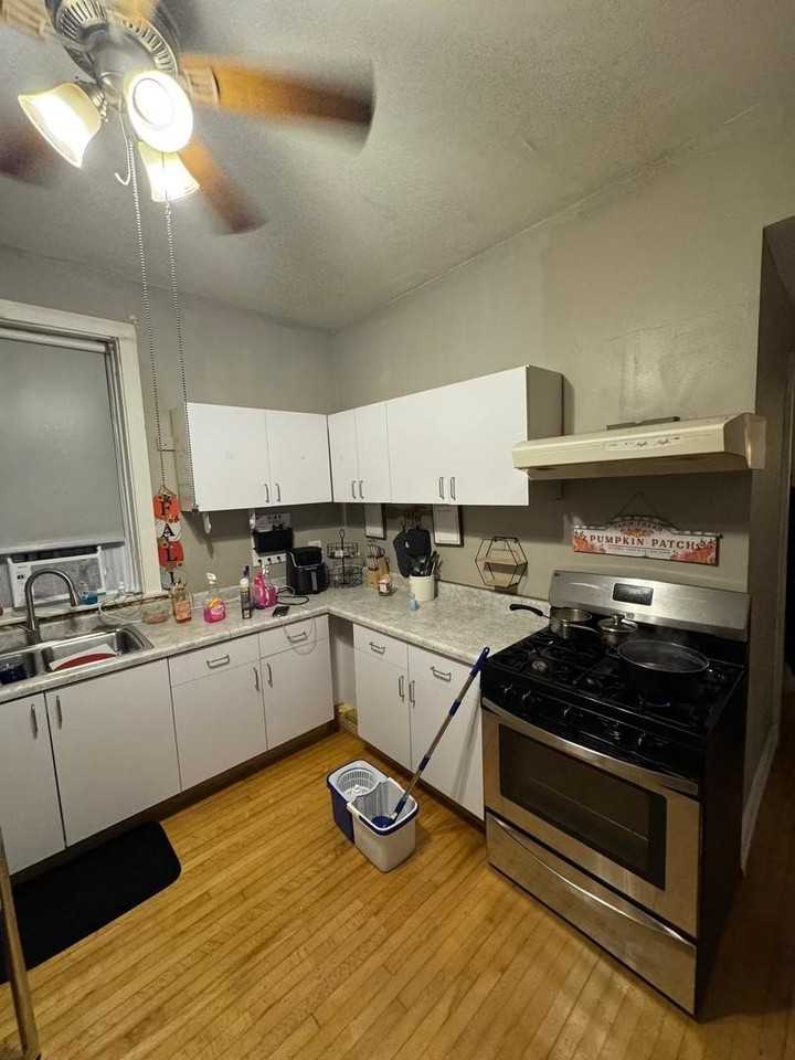 2344 S 58th Ave Apt 2 #2 - Photo 3 of 11