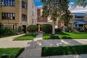 featured image of 135 Custer Ave Apt 1 #1