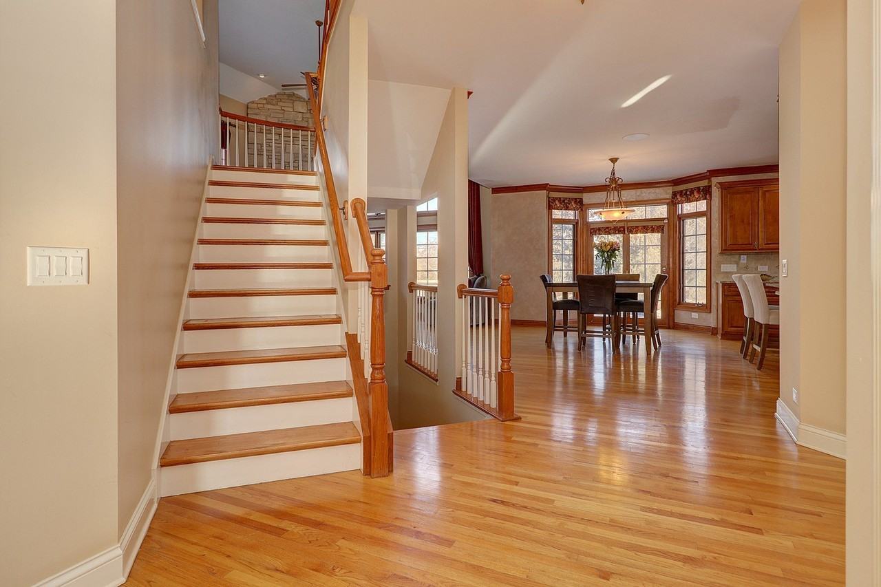 26025 Whispering Woods Cir - Photo 7 of 43