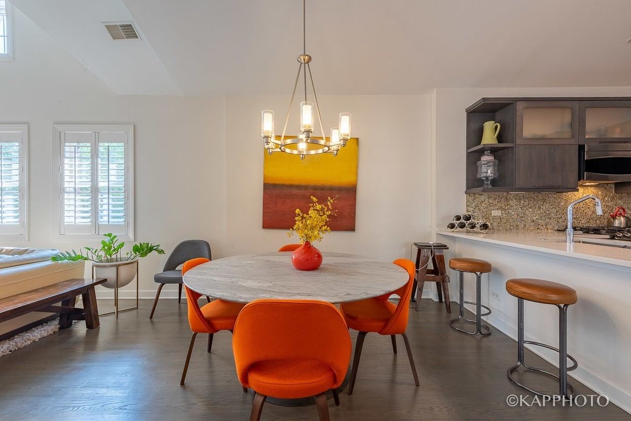 1942 S Prairie Ave Unit 3 #3 - Photo 4 of 10