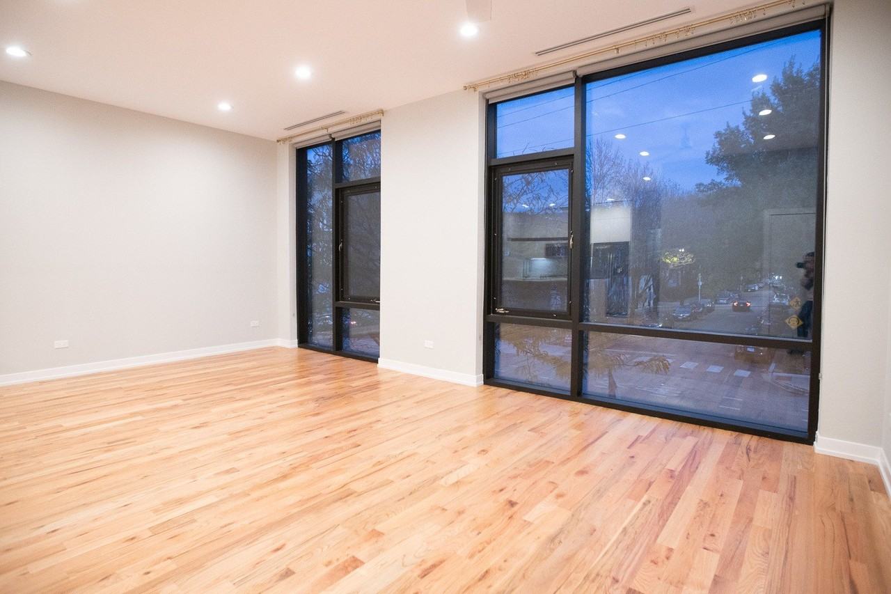 1028 N California Ave Apt 2 #2 - Photo 3 of 13