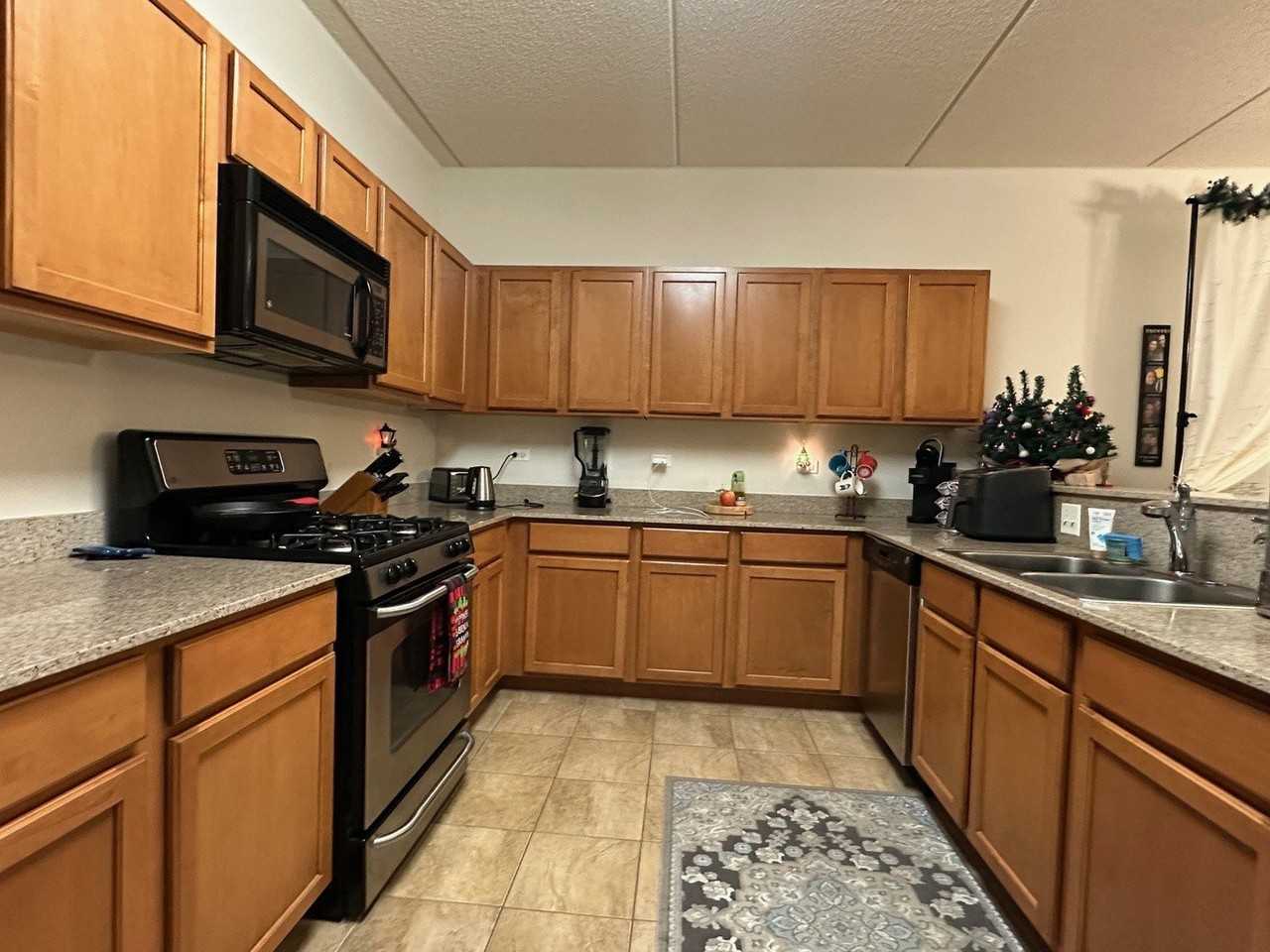 6420 Double Eagle Dr Unit 801 #801 - Photo 7 of 21