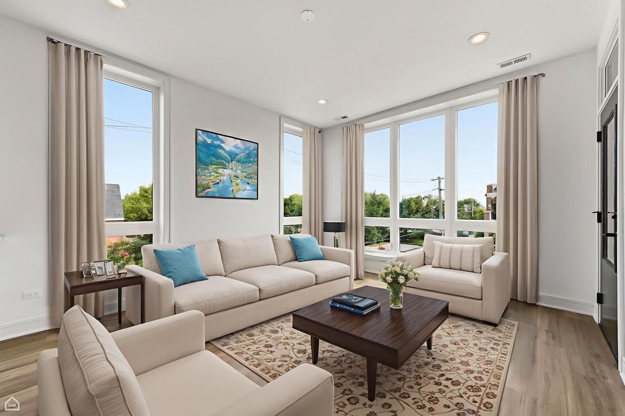 3902 S Lake Park Ave Unit 3 #3 - Photo 2 of 26