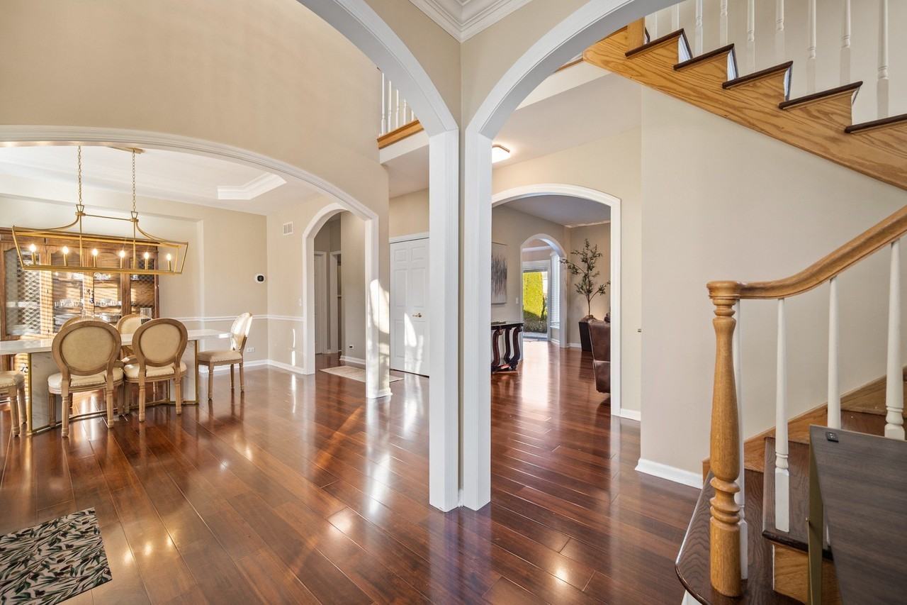 142 N Dixon Dr - Photo 4 of 30