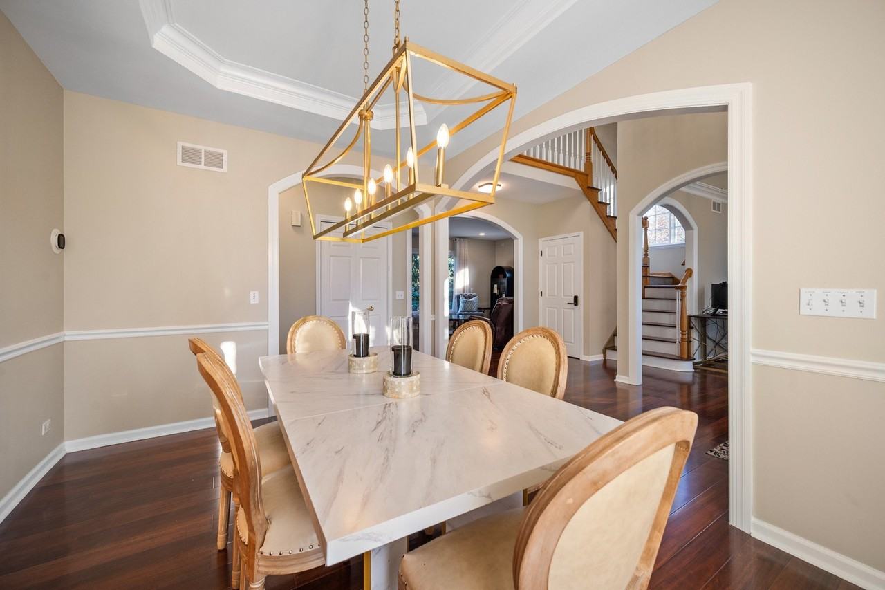 142 N Dixon Dr - Photo 7 of 30