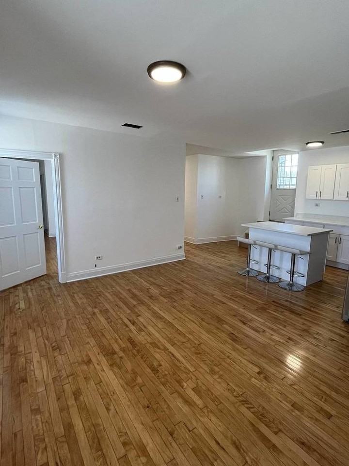 8016 S Halsted St Apt 2n #2N - Photo 5 of 13