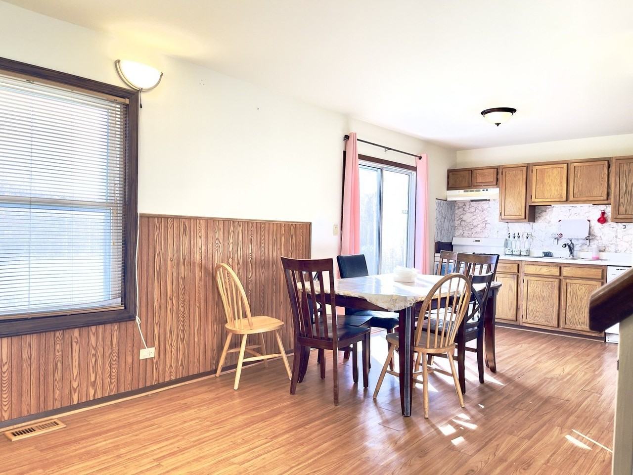 817 74th St - Photo 7 of 19