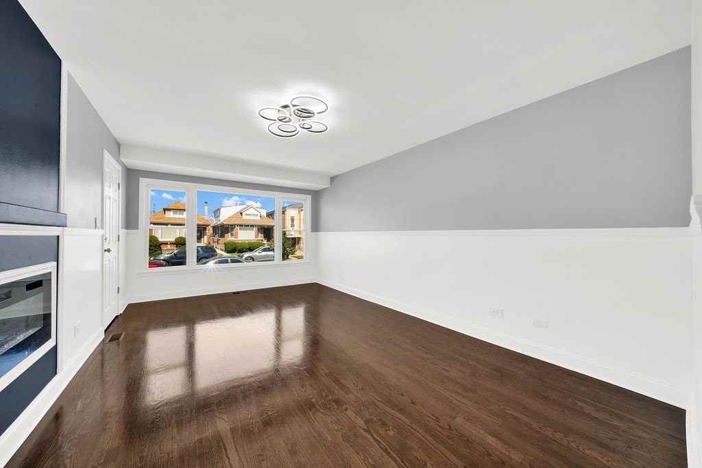 7245 S Washtenaw Ave Unit 2 #2 - Photo 3 of 14