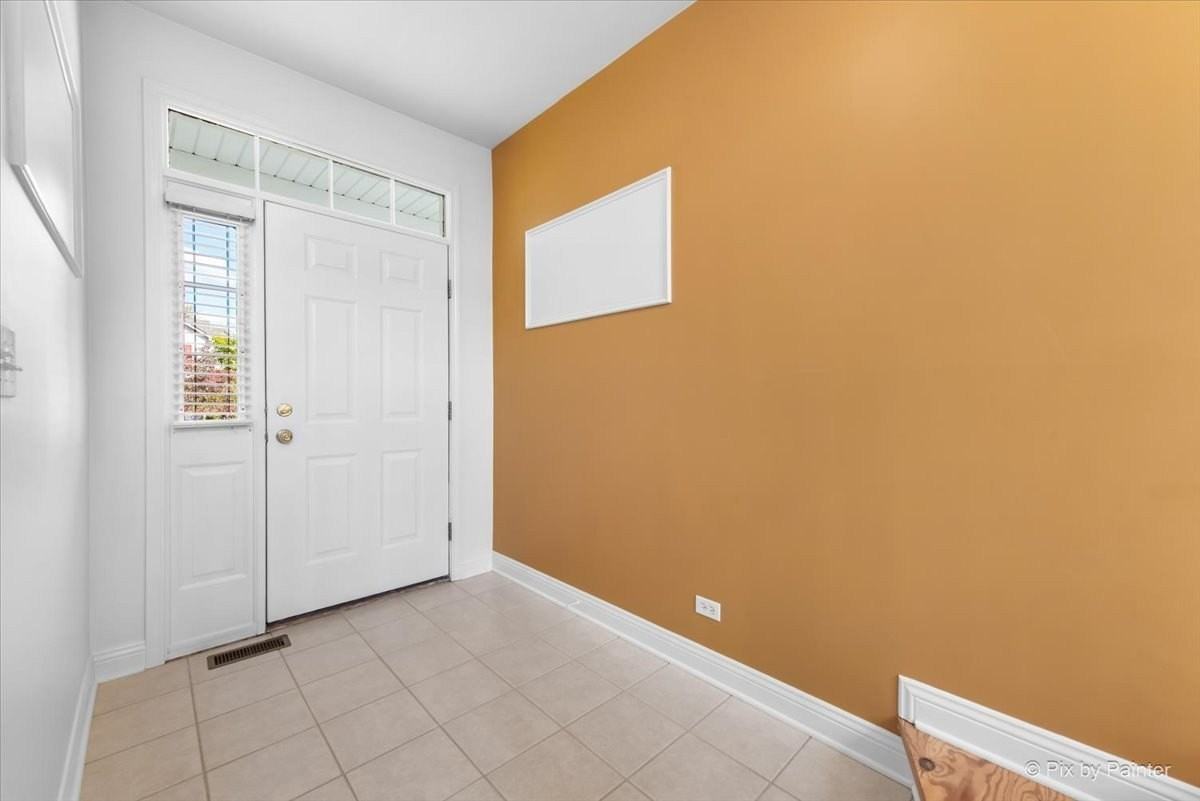 827 Riding Ln Unit 827 #827 - Photo 5 of 40