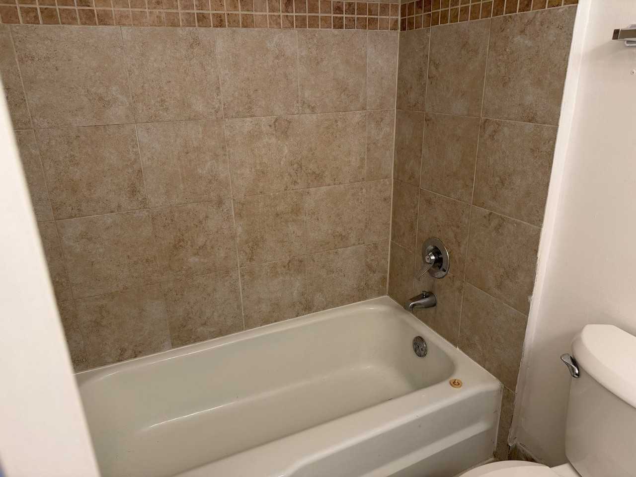 2920 Roberts Dr Apt 5 #5 - Photo 7 of 8