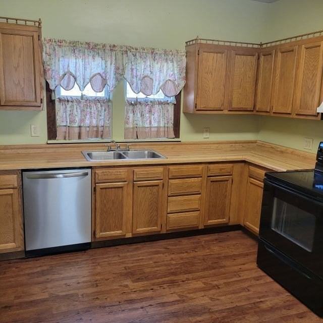 211 E Main St - Photo 4 of 17