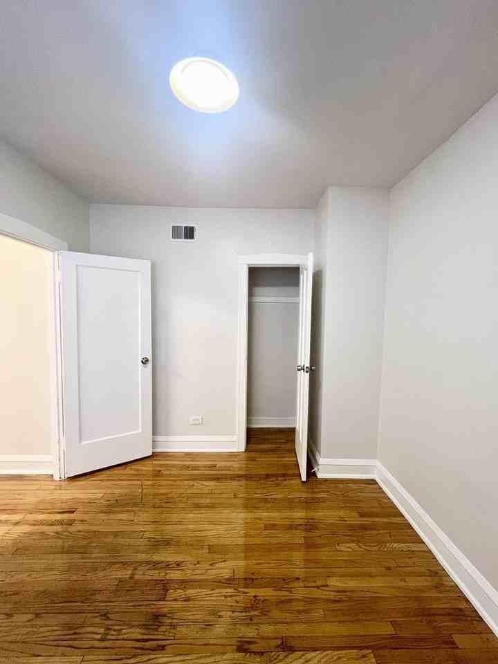 1327 N Lorel Ave Apt 2 #2 - Photo 7 of 12