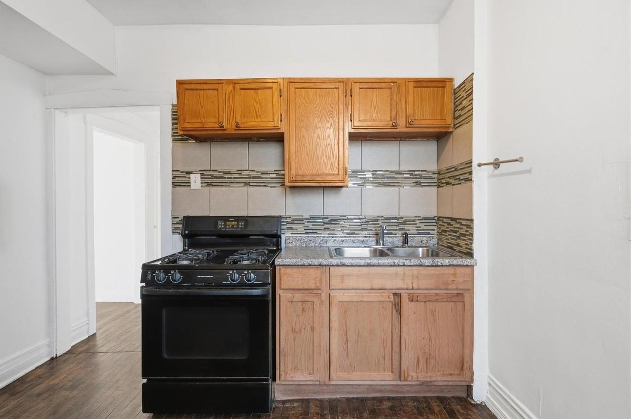 3752 W Division St Apt 3w #3W - Photo 4 of 11