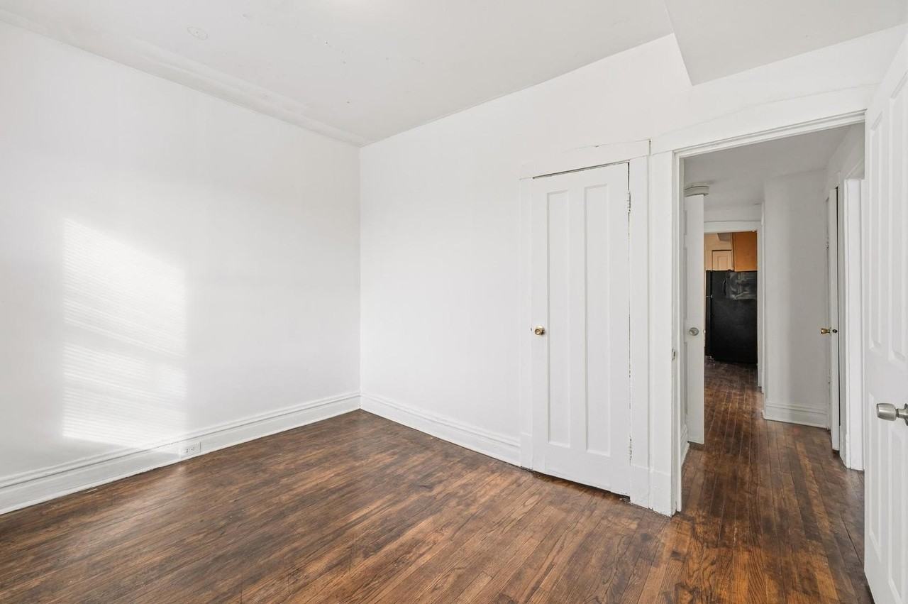 3752 W Division St Apt 3w #3W - Photo 7 of 11