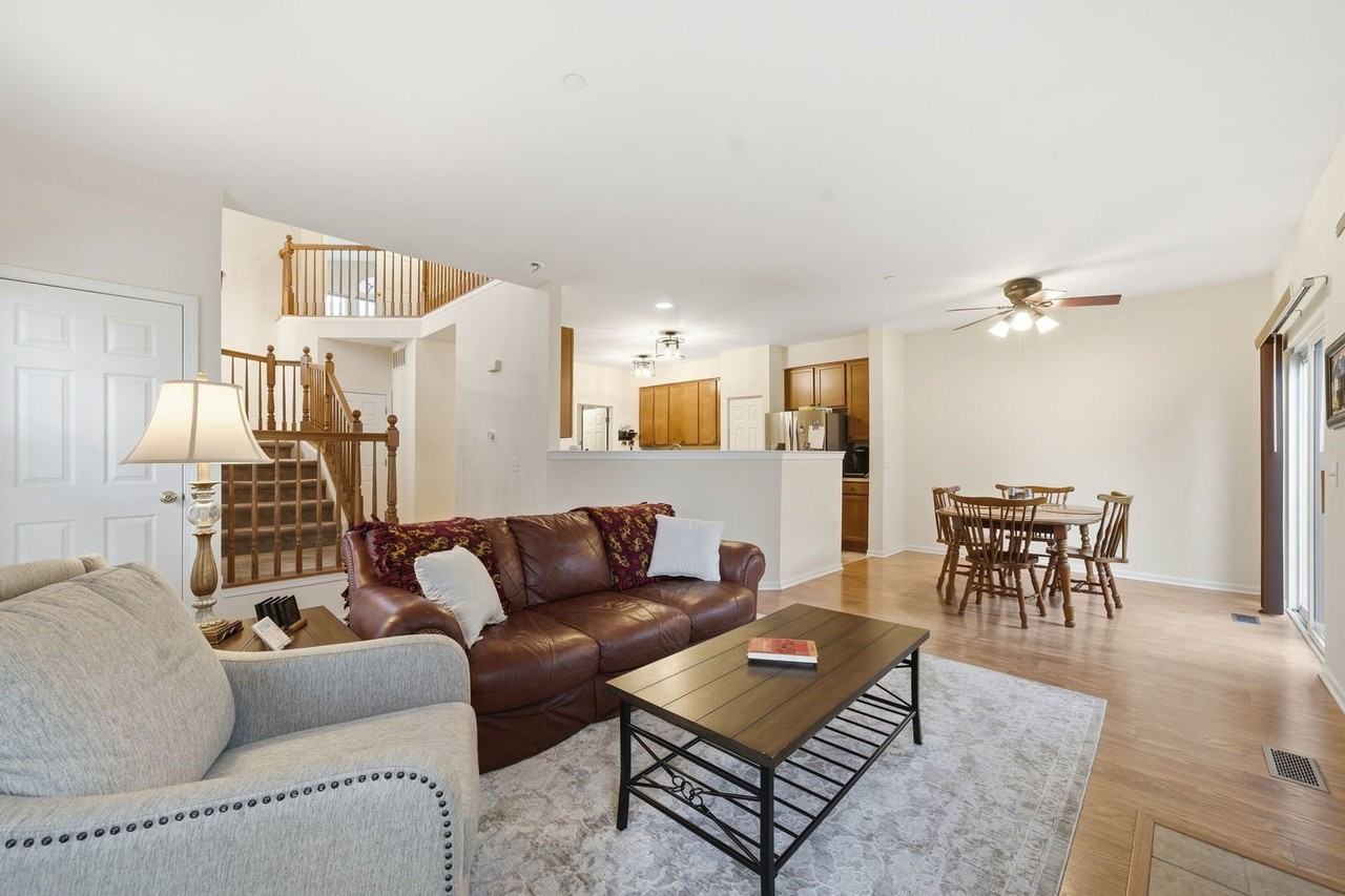 1836 Candlelight Cir Unit 1836 #1836 - Photo 3 of 17