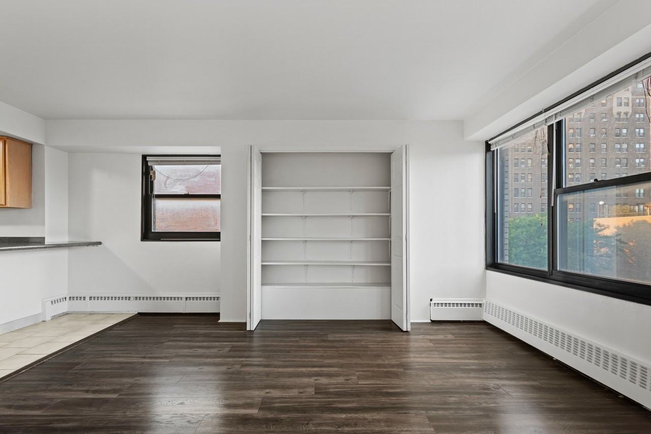 6030 N Sheridan Rd Apt 412 #412 - Photo 3 of 14