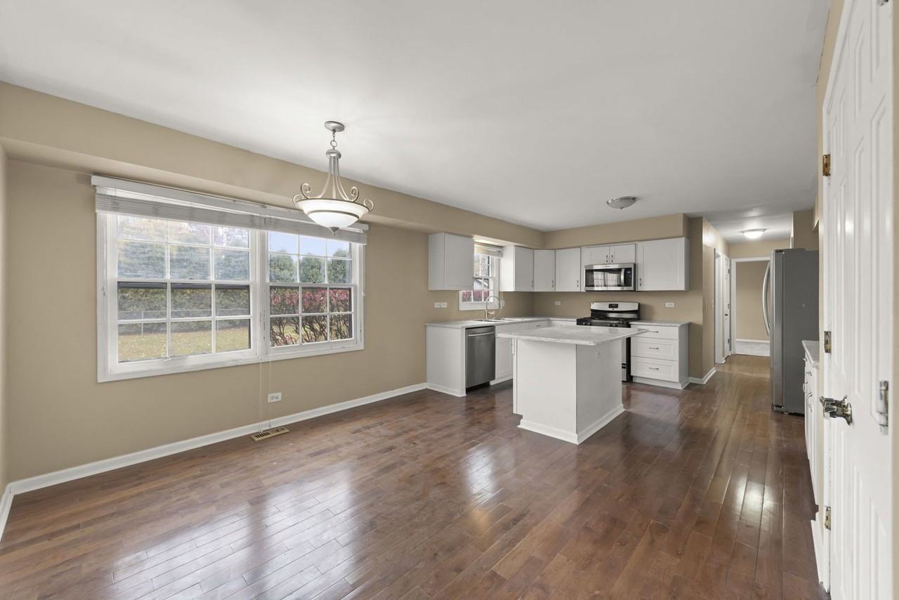 1315 Jane Ave - Photo 3 of 25