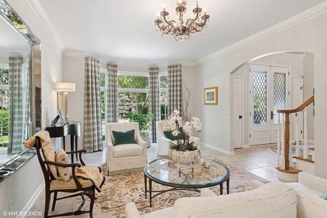 8S241 Dunham Dr - Photo 3 of 27