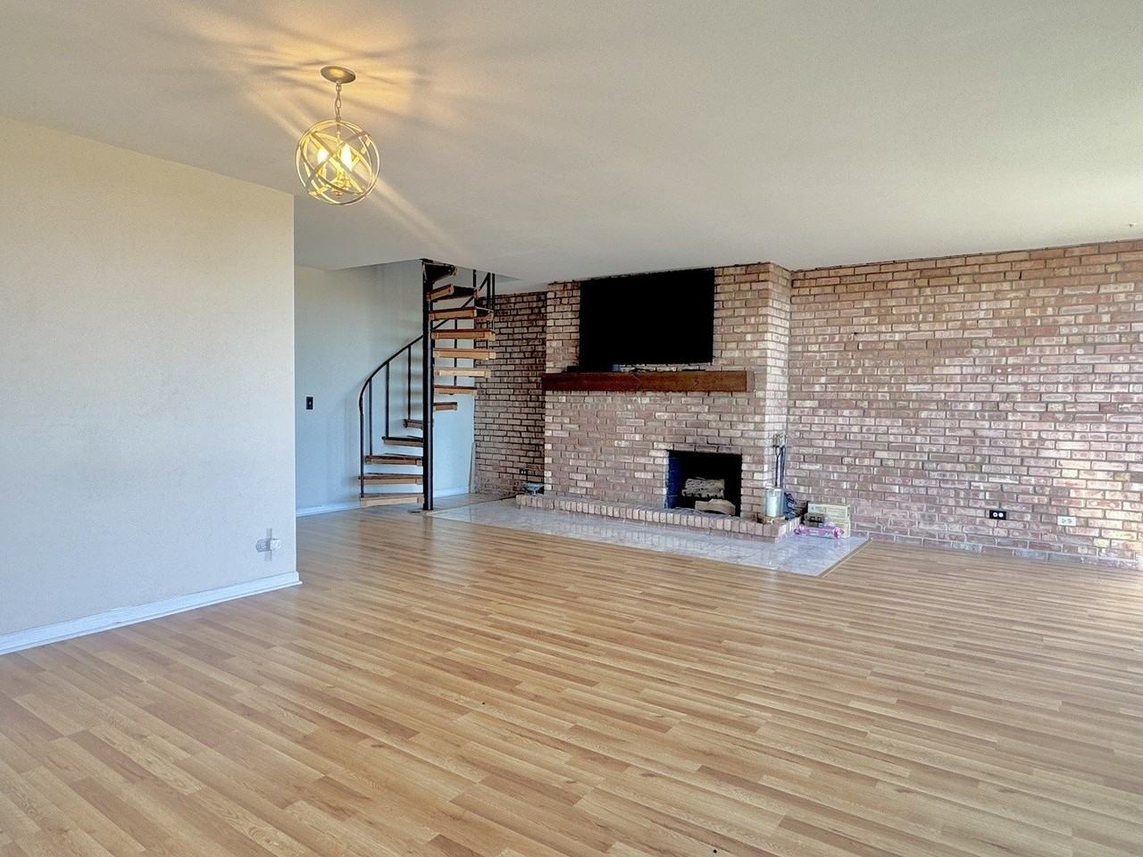 5600 Hillcrest Ln Apt 3d #3D - Photo 5 of 25