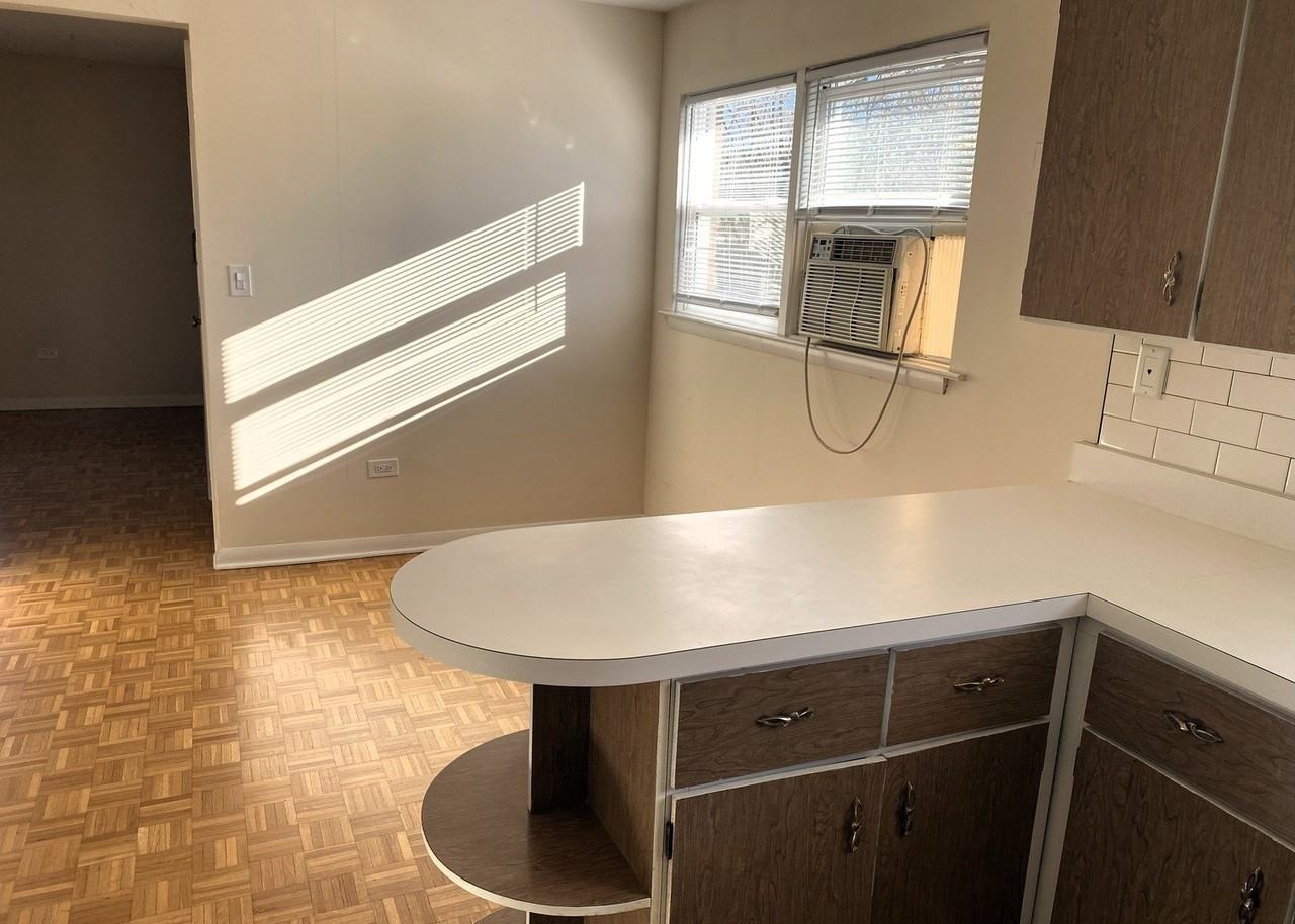 216 9th Ave Apt 1 #1 - Photo 4 of 8