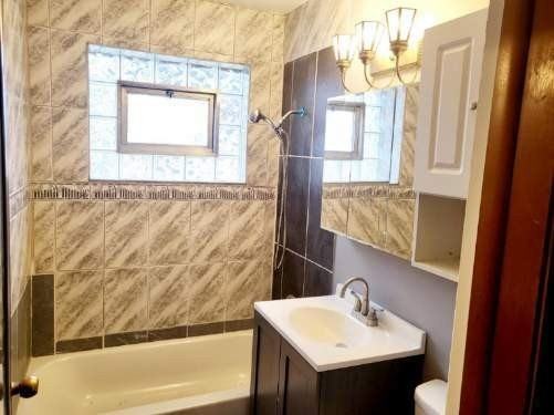 15041 Cottage Grove Ave - Photo 7 of 11