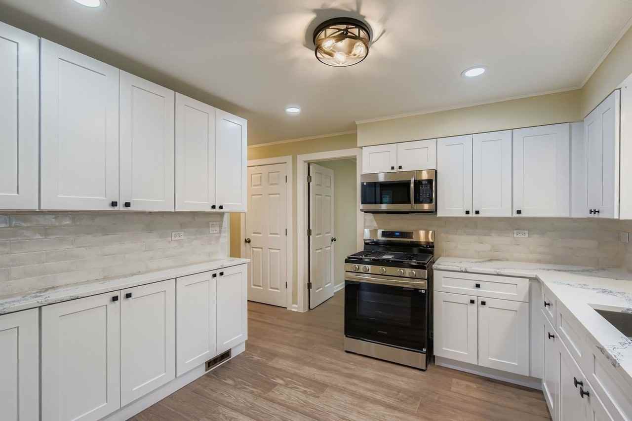 14827 Kenneth Ave - Photo 7 of 22