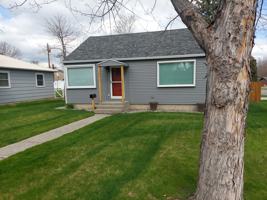 featured image of 2211 Maple St