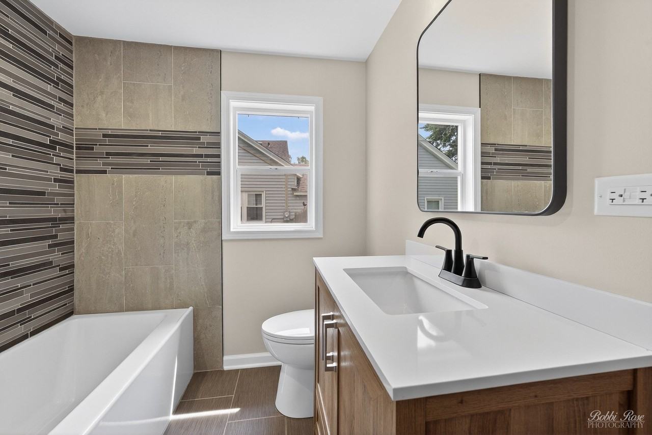 4405 Greenwood Rd - Photo 6 of 13