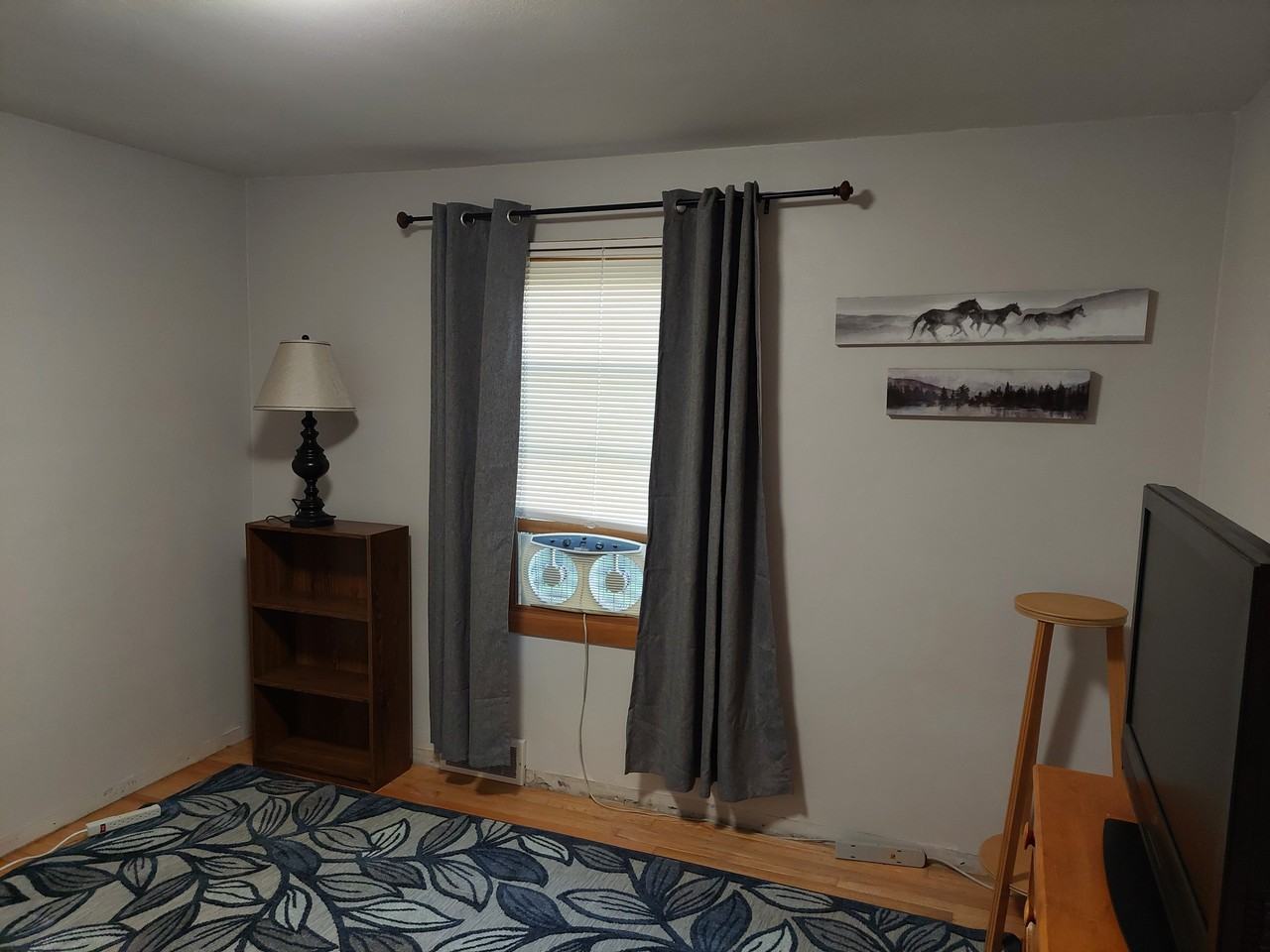 839 Parkhill Dr - Photo 3 of 10