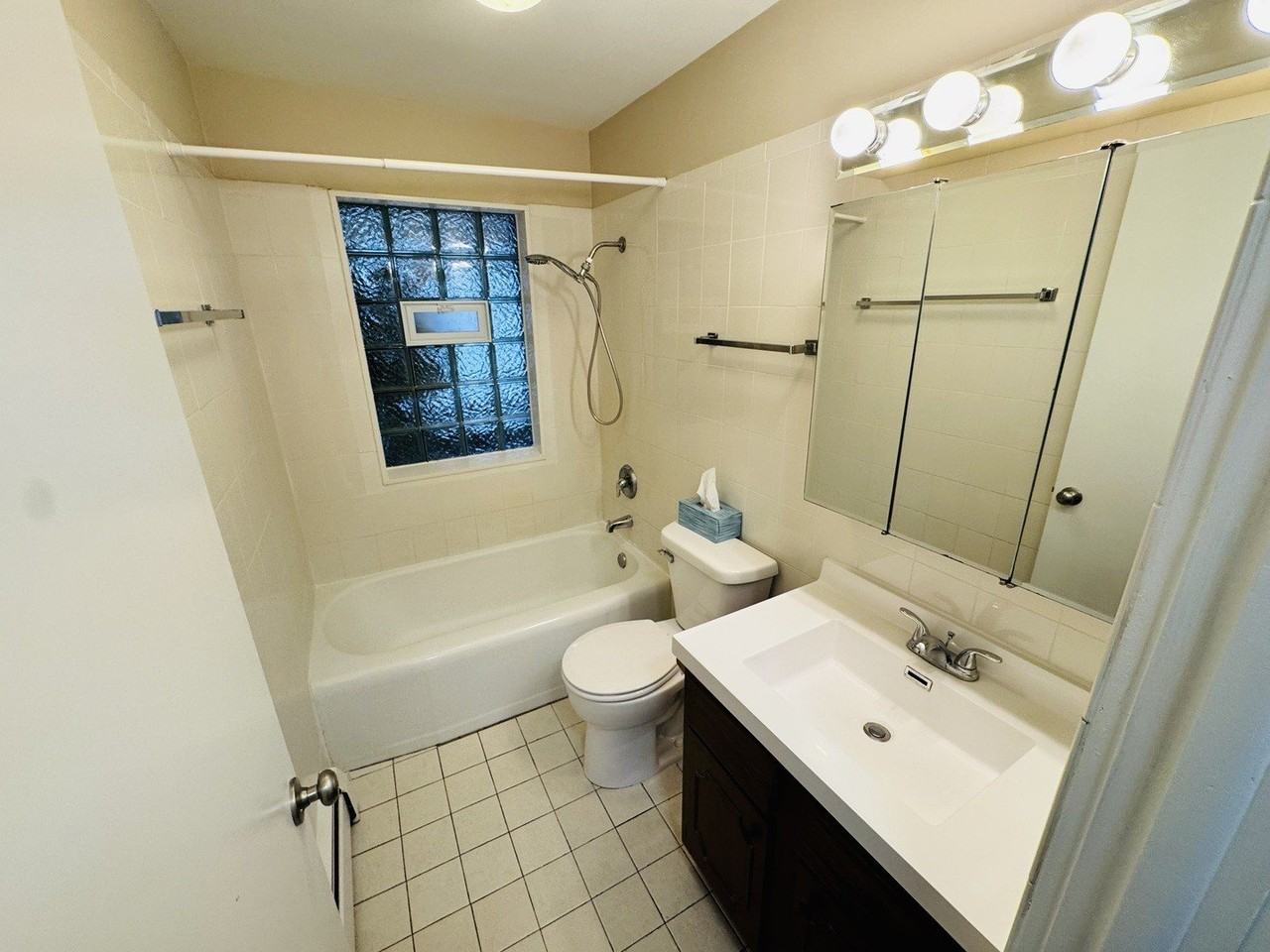 1009 Victoria St Apt 1n #1N - Photo 4 of 7