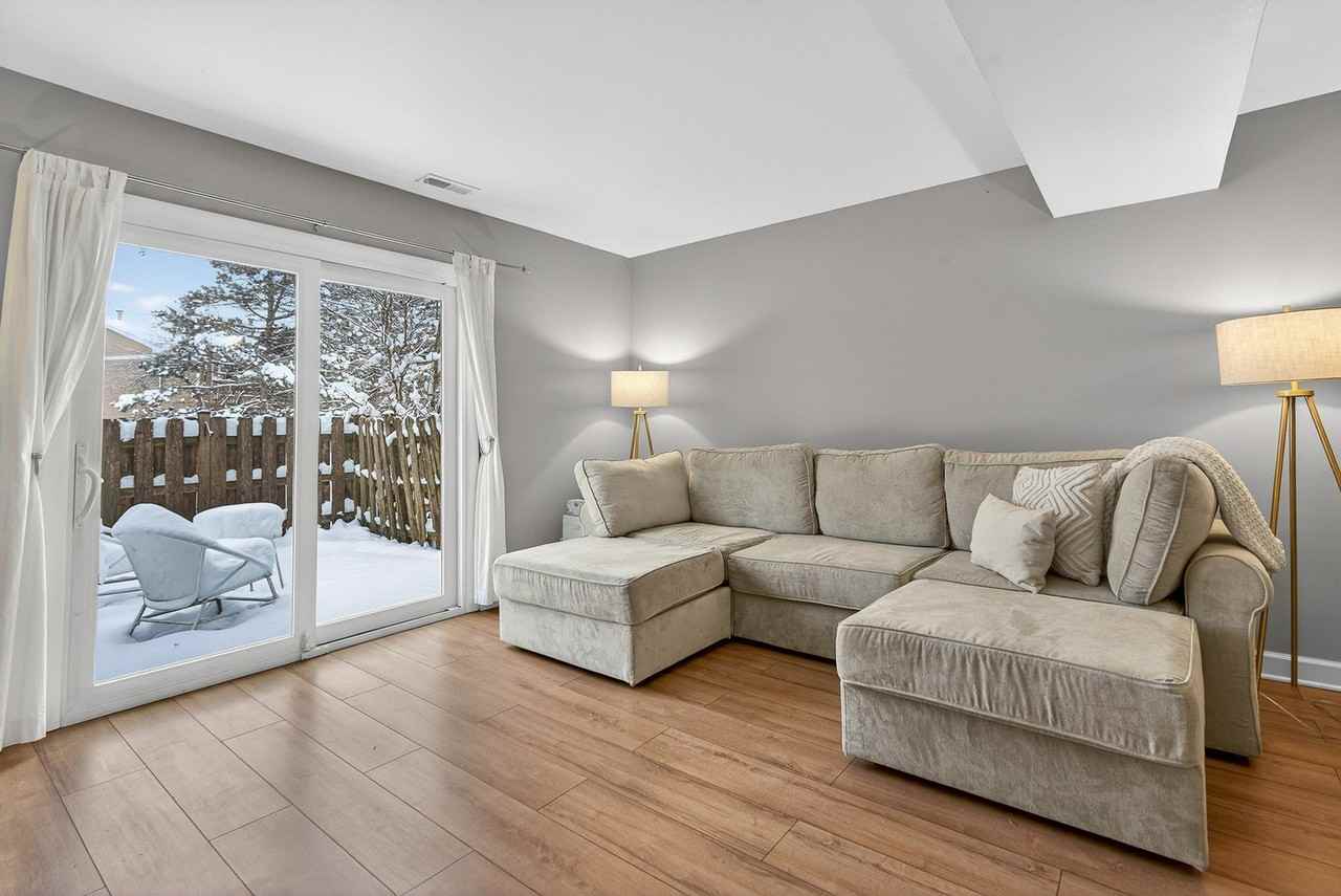 1391 Sherwood Ct - Photo 5 of 22